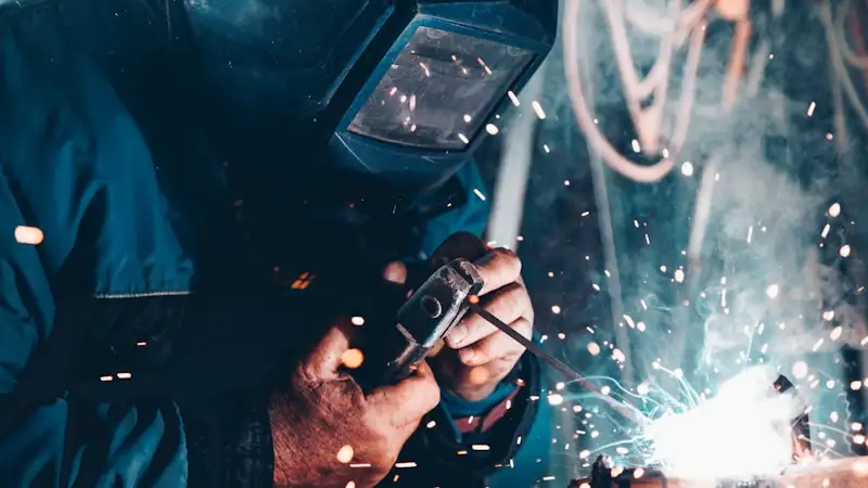 Industrial chain oil types — mineral, synthetic and bio-based oils