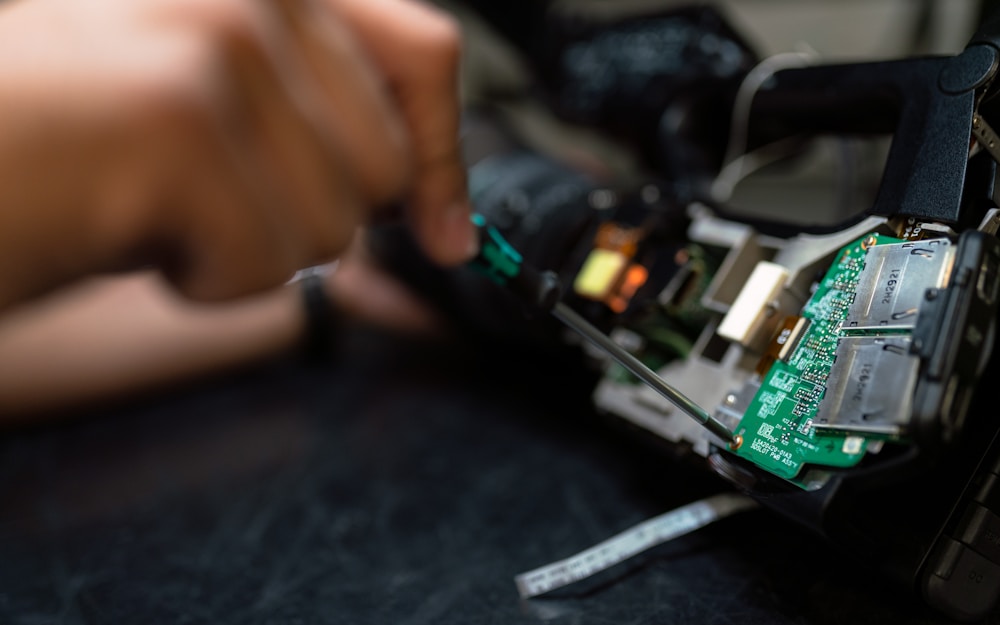 Endüstriyel kaynak makinesi dijital HMI kontrol paneli – gerçek zamanlı parametre izleme